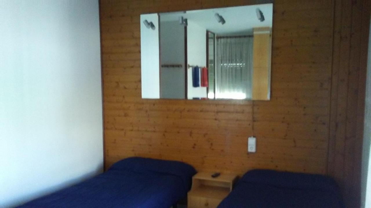 Hostal Porta de Ferro Sant Boi de Llobregat Exterior foto